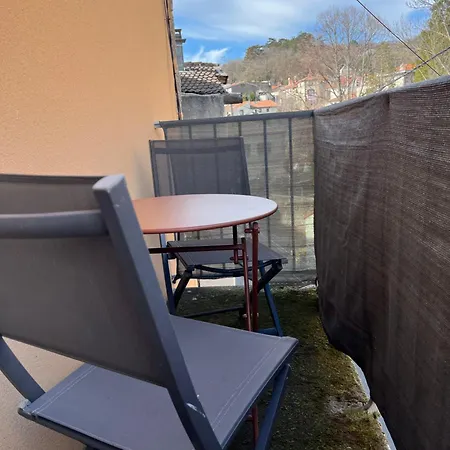 Дом отдыха Maison Cosy A - Calme, Nature & Volcans Вольвик