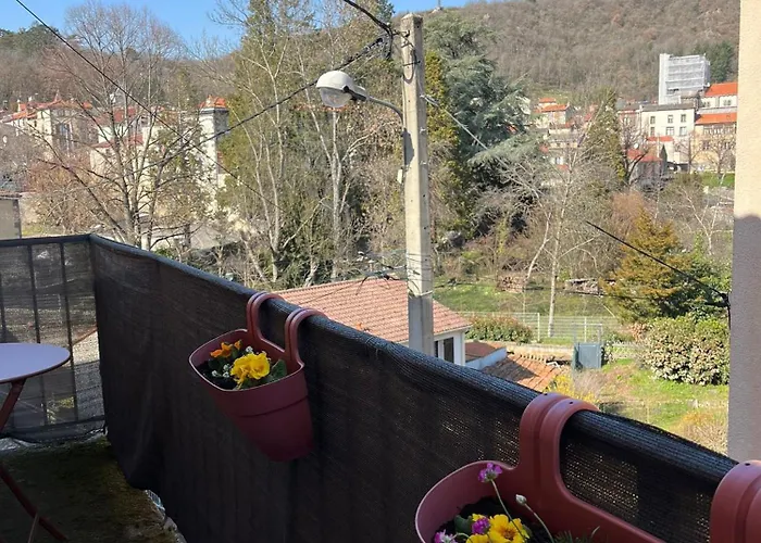 Дом отдыха Maison Cosy A - Calme, Nature & Volcans Вольвик